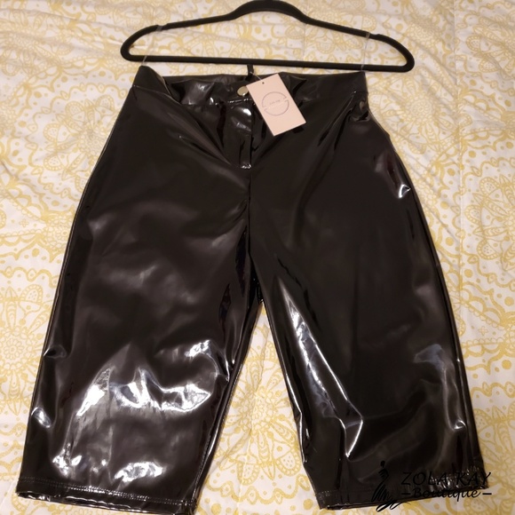 Shorts - Picture 3 of 3